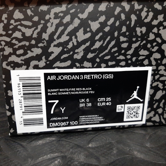 Jordan 3 Retro White Cement Reimagined (GS) DM0967-100 size 7y - Picture 8 of 8